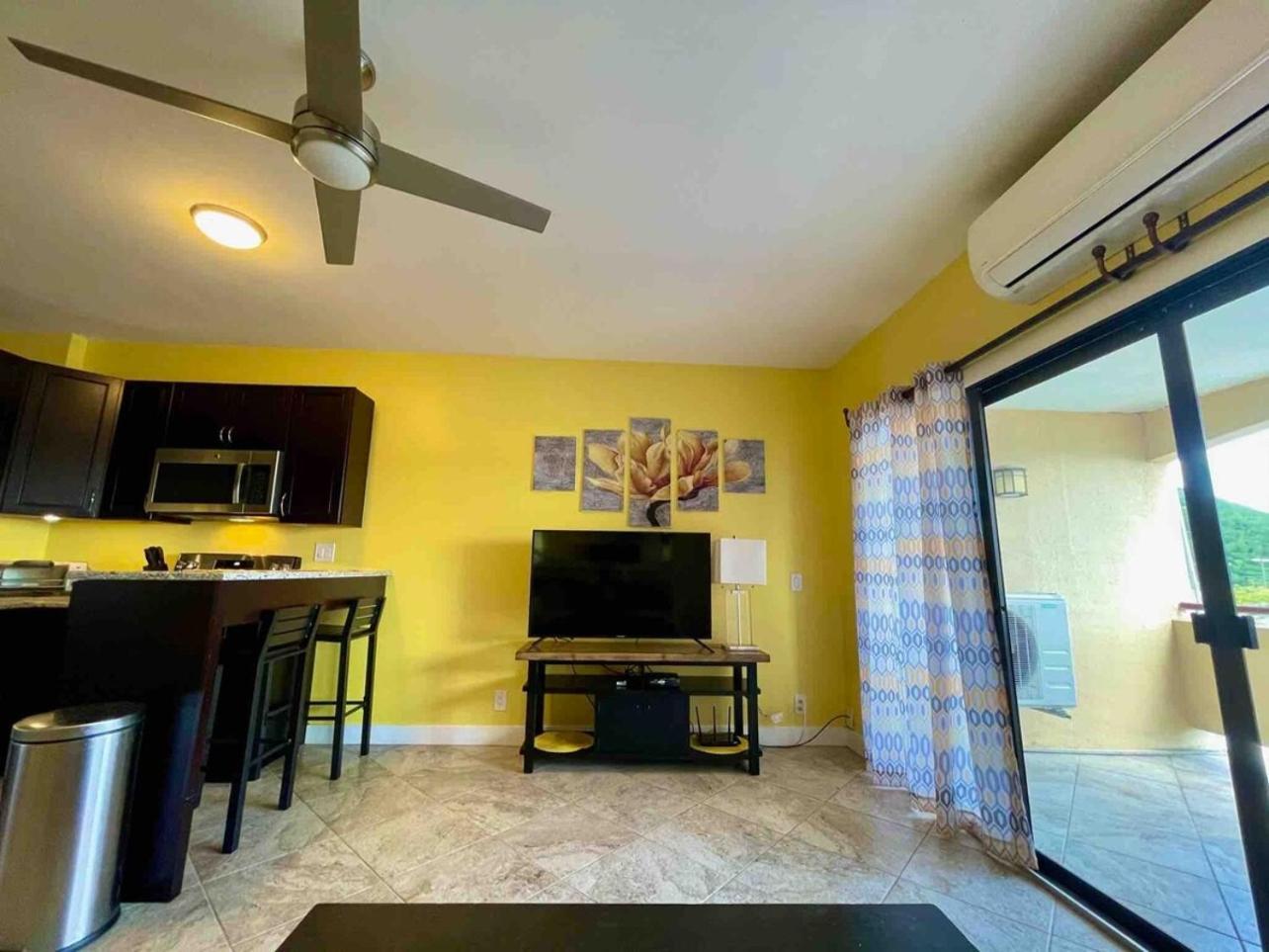 Couples Getaway 1Bed 1Bath Condo In Red Hook 나사렛 외부 사진